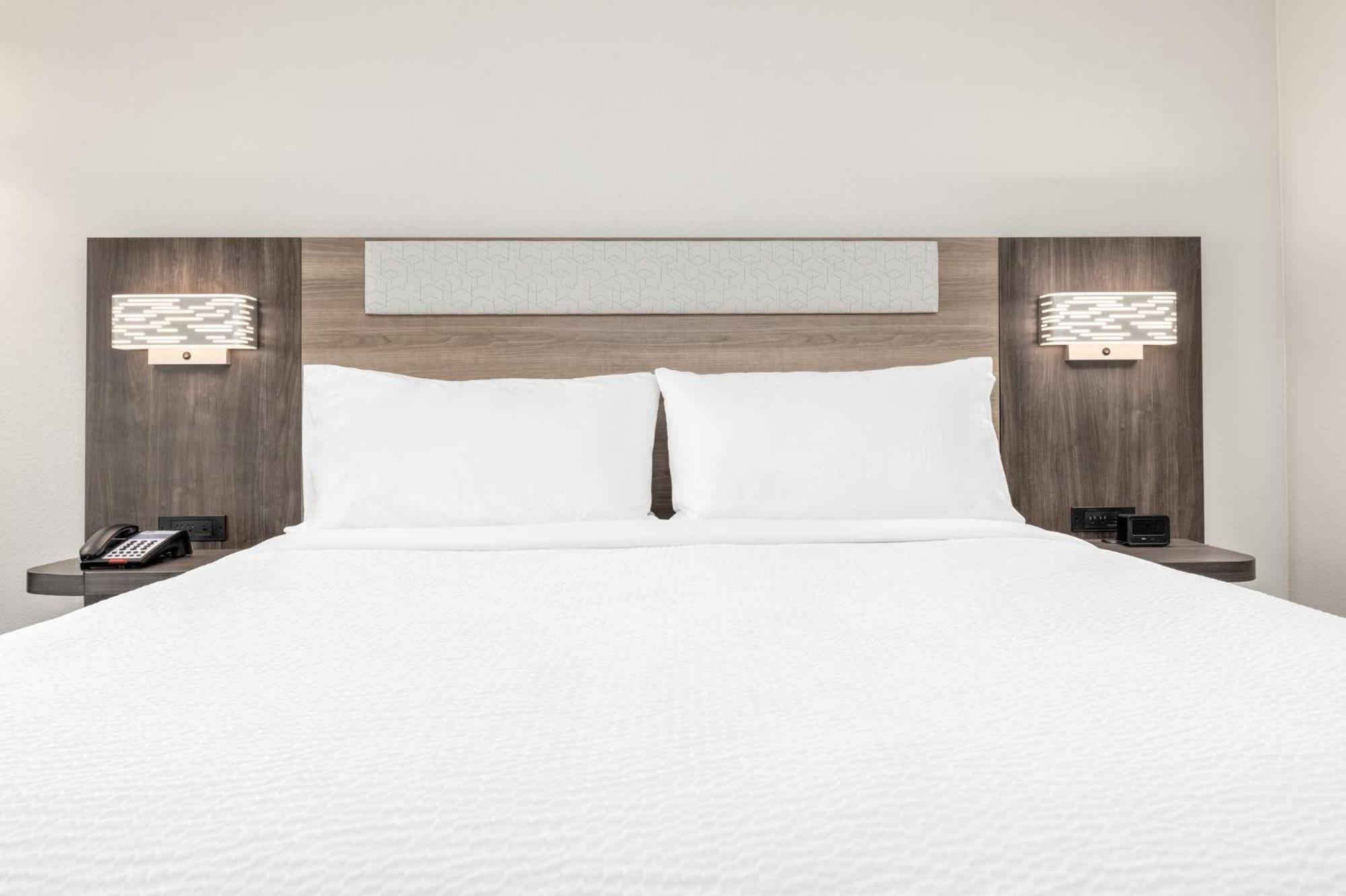 Holiday Inn Express & Suites Austin Airport East By Ihg מראה חיצוני תמונה