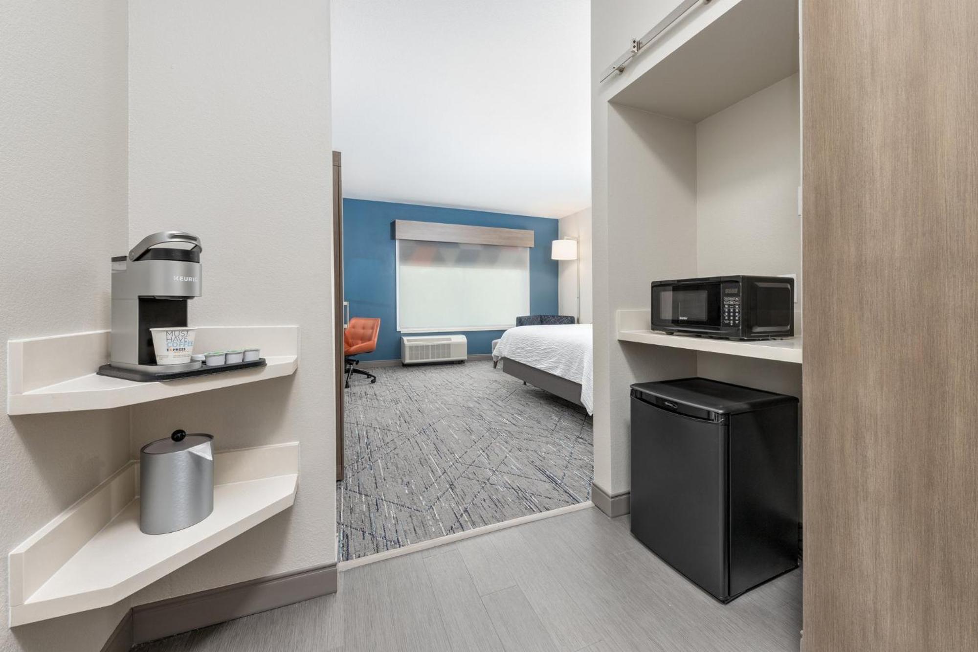 Holiday Inn Express & Suites Austin Airport East By Ihg מראה חיצוני תמונה