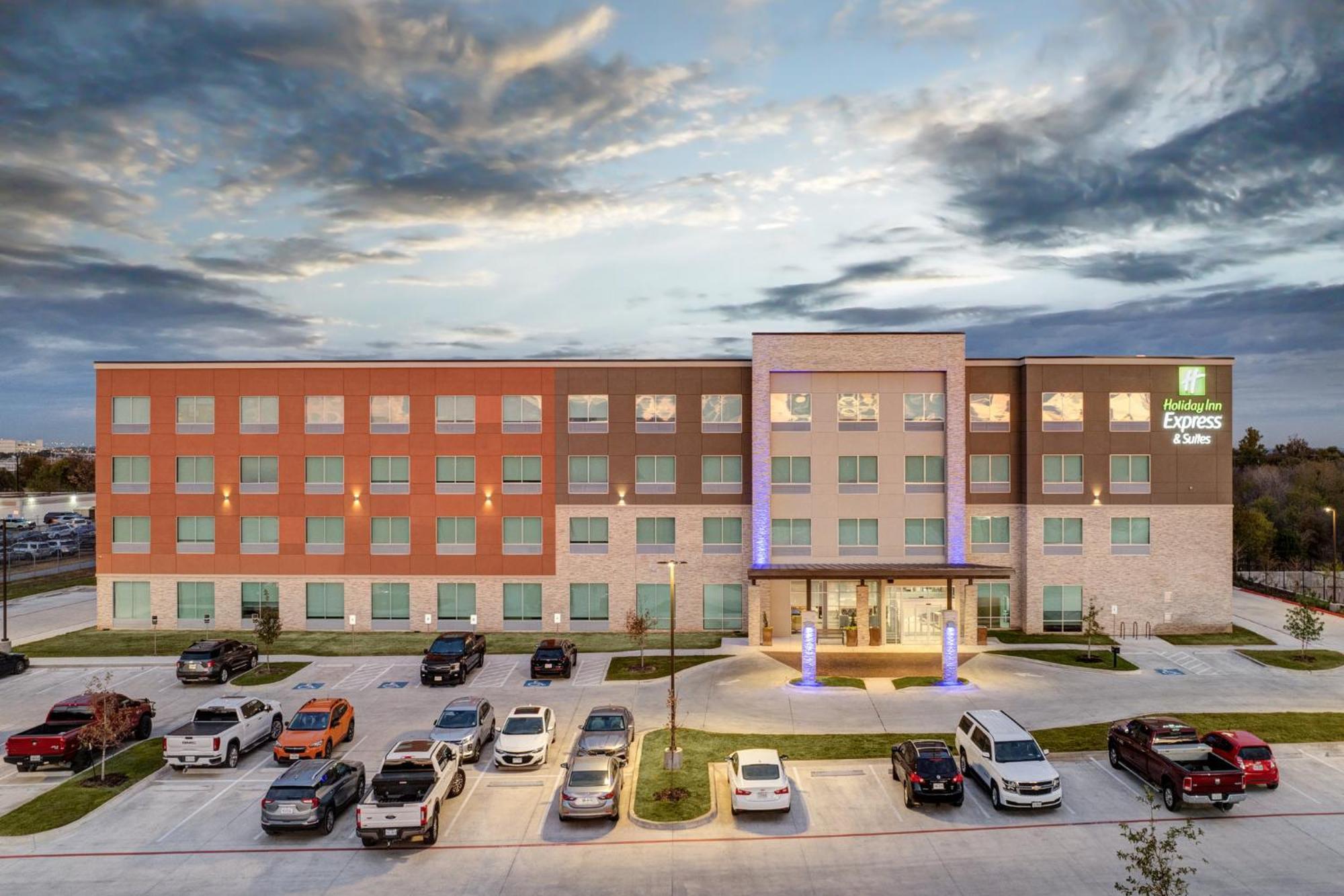 Holiday Inn Express & Suites Austin Airport East By Ihg מראה חיצוני תמונה