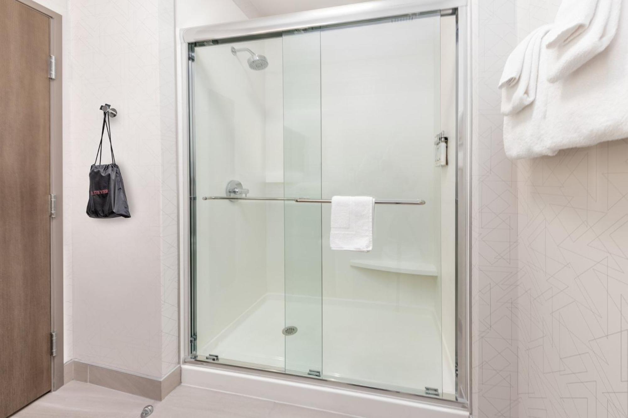 Holiday Inn Express & Suites Austin Airport East By Ihg מראה חיצוני תמונה
