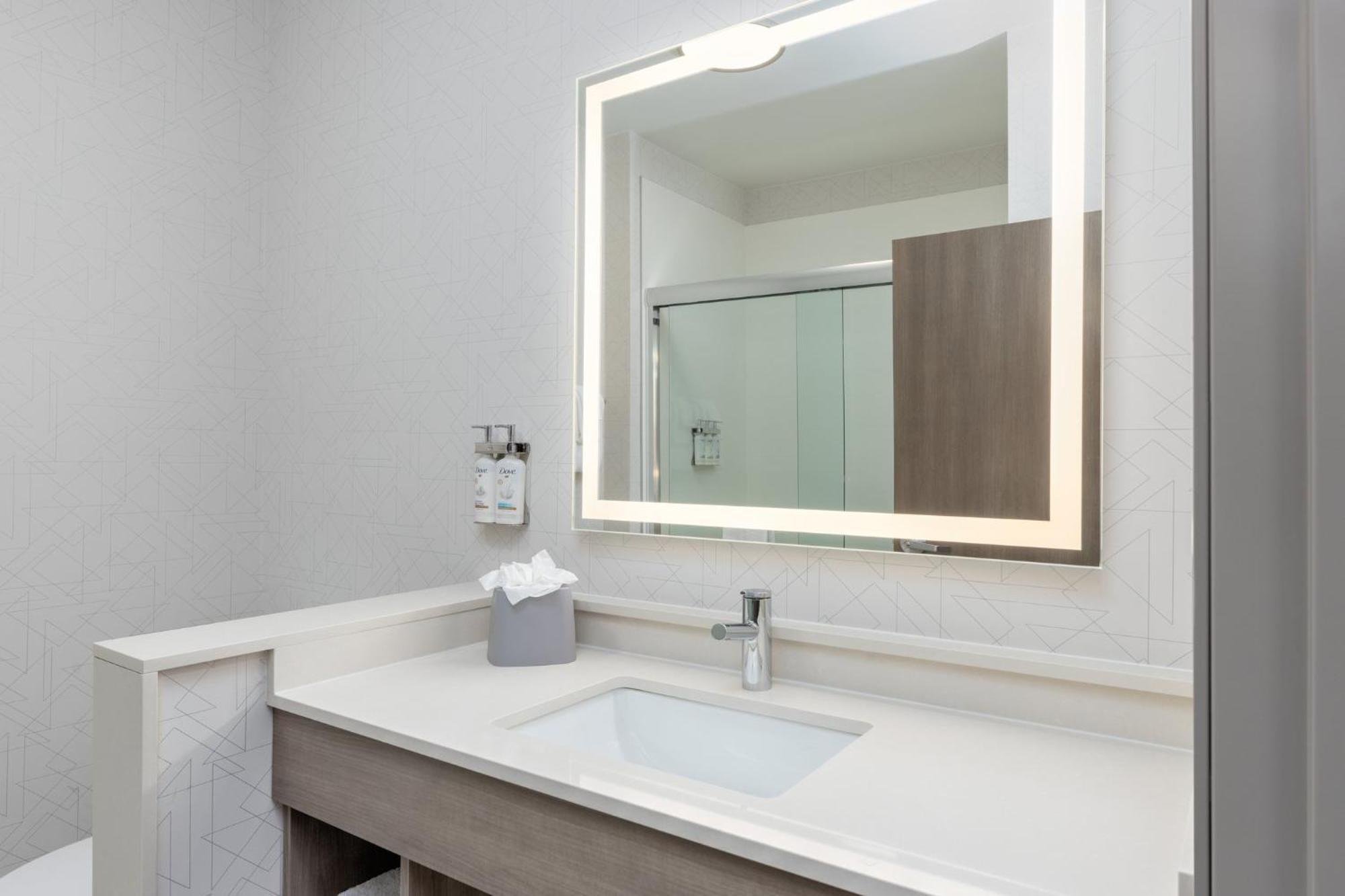 Holiday Inn Express & Suites Austin Airport East By Ihg מראה חיצוני תמונה