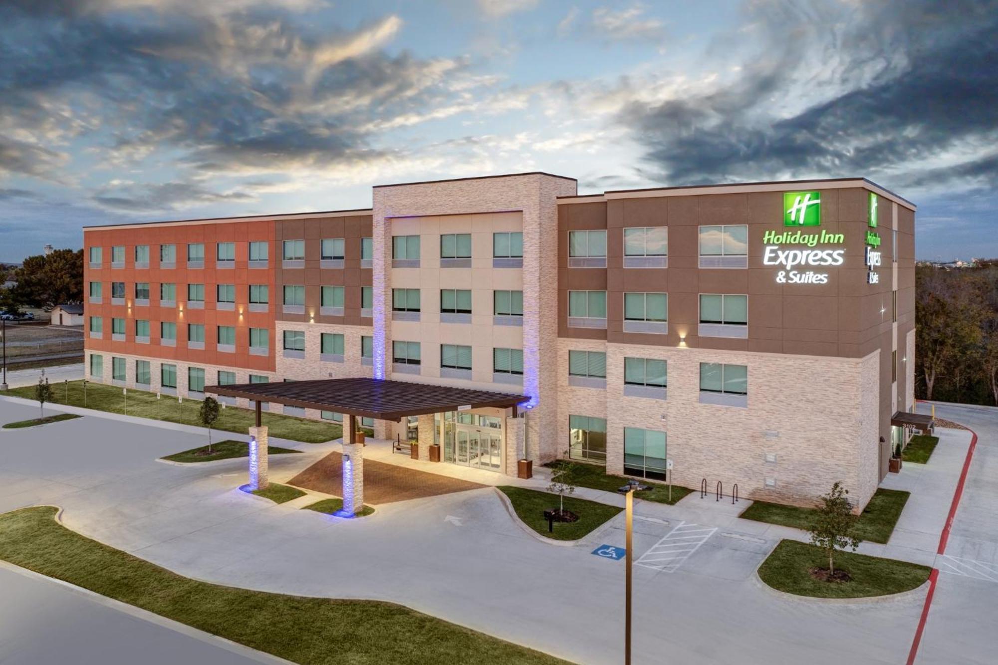 Holiday Inn Express & Suites Austin Airport East By Ihg מראה חיצוני תמונה